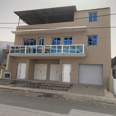 J Martins Apart Hotel Tarrafal  Exterior photo